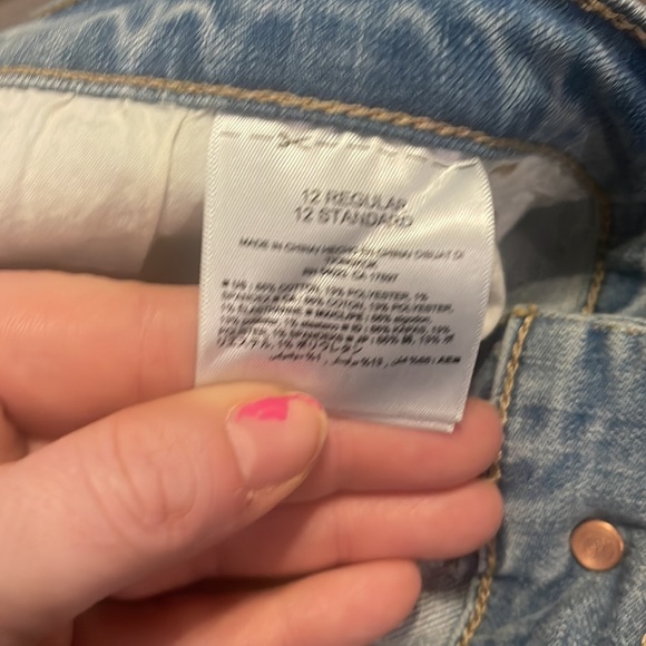 Old Navy boyfriend skinny size 12 regular distress - Picture 7 of 7